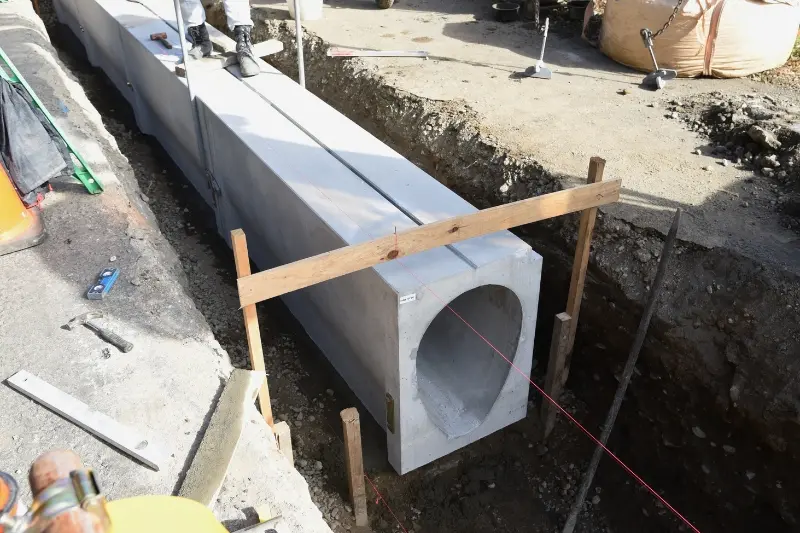 Cuidados com a instalação e a limpeza das canaletas de concreto