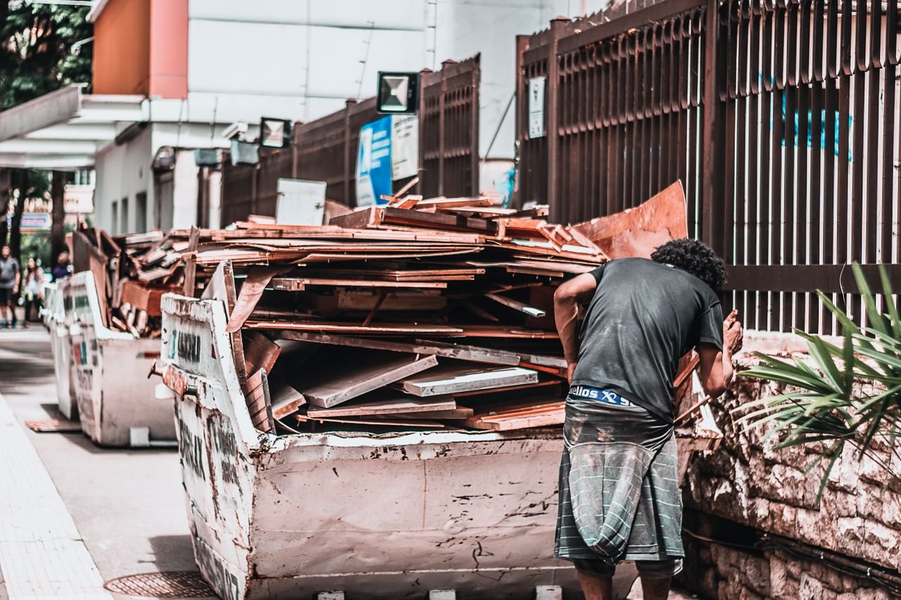 Como alugar uma caçamba para obra